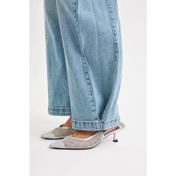 RISEN Mid Rise Snap Button Medium Wash Wide Barrel Transferable Leg Denim Jeans - Picture 10 of 12